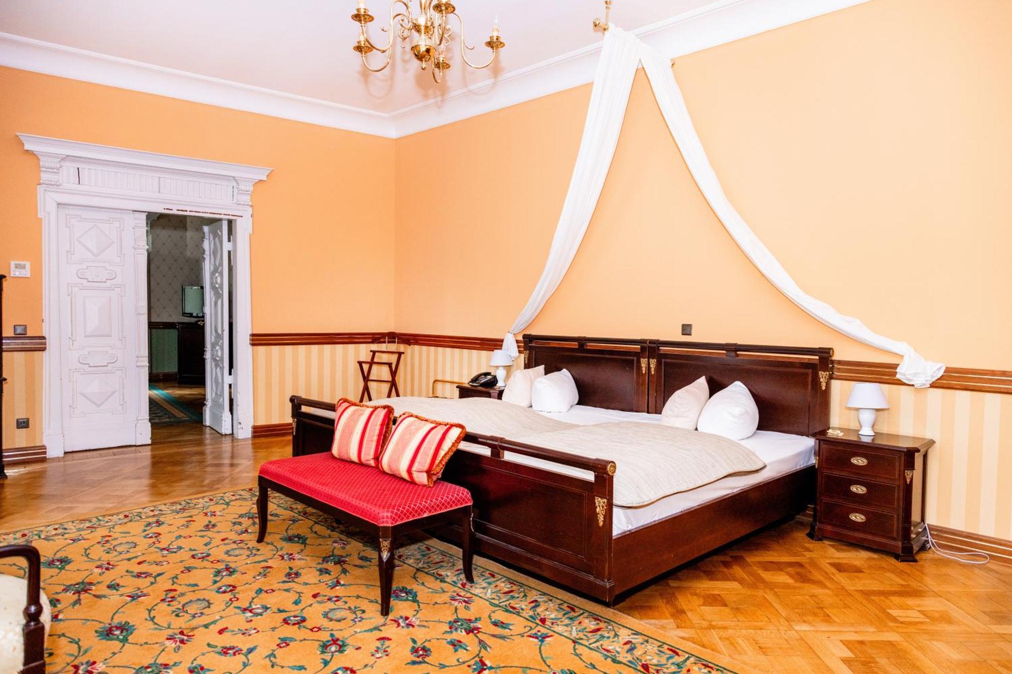 Hotel Schloss Schkopau Ngoại thất bức ảnh