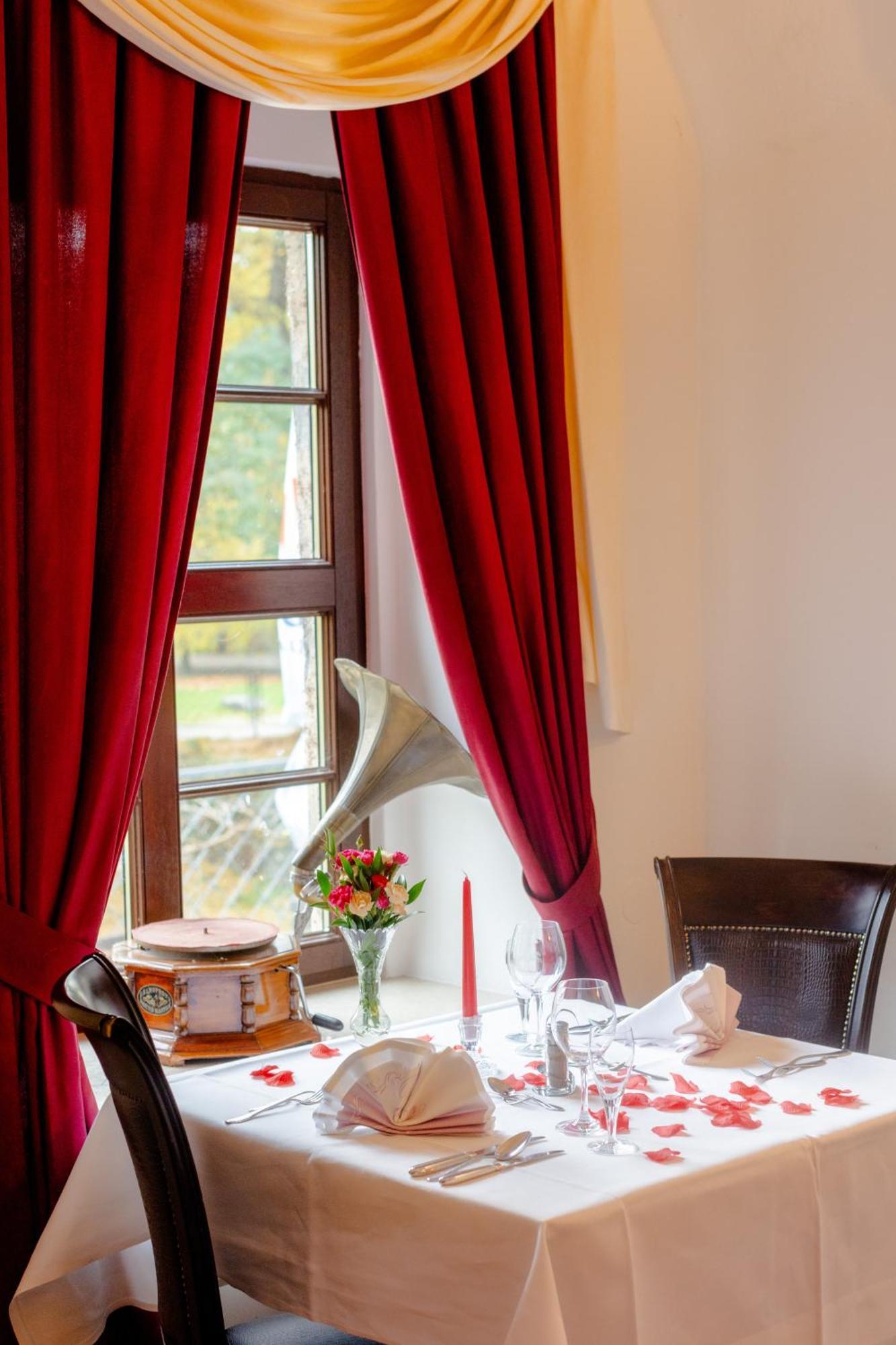 Hotel Schloss Schkopau Ngoại thất bức ảnh